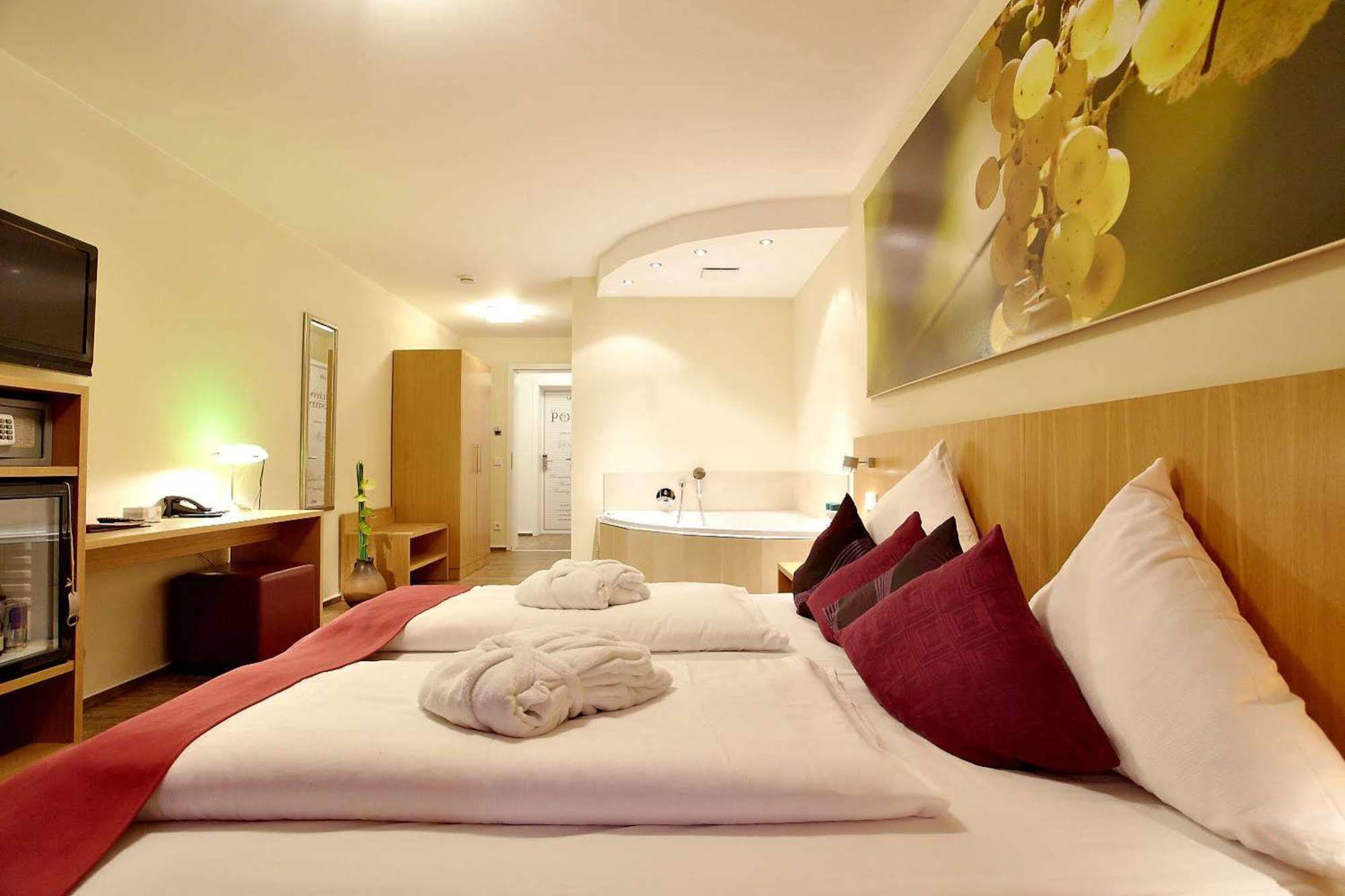 Christiana'S Wein & Art Hotel Bernkastel-Kues Ngoại thất bức ảnh